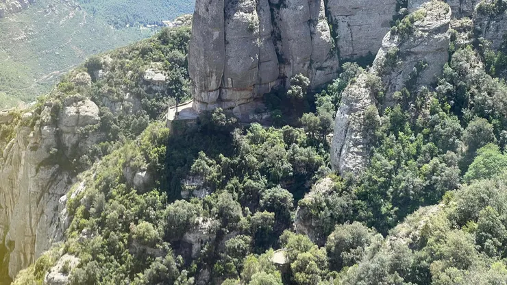 上午走過到洞穴教堂的「小小朝聖之路」