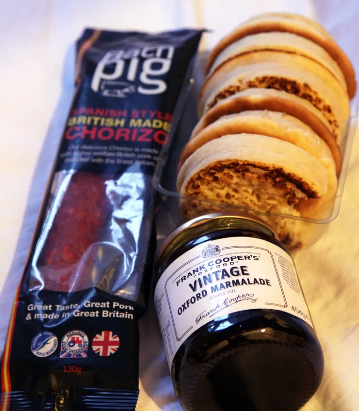 來英國不容錯過的日常小食,Crumpets,大概可以譯作英式煎餅吧