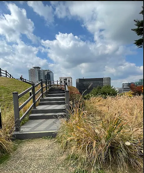 首爾南山白凡廣場