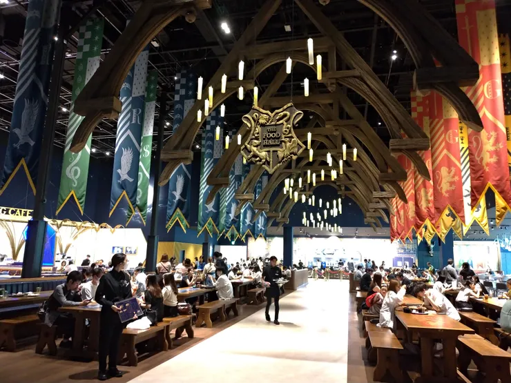 進入影城後右邊是餐廳