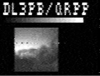 以 35×35 像素拍下的庭院——小得剛好能被「送上短波」