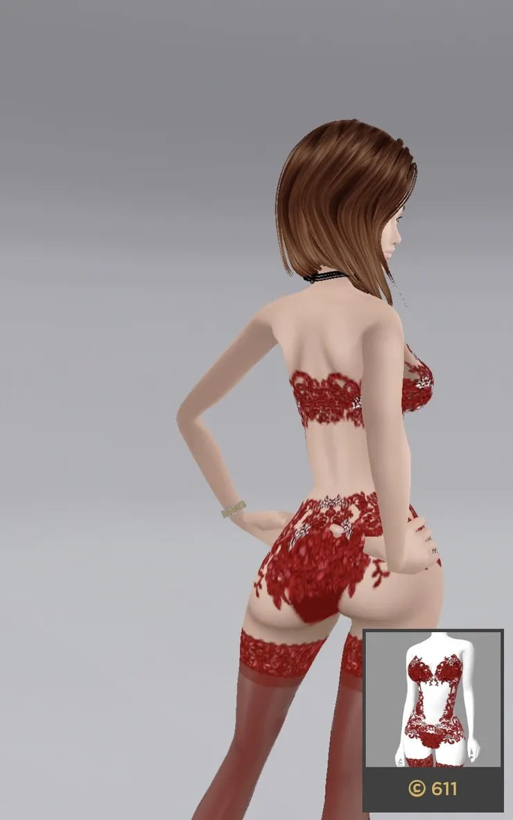 ＜＜＜有很多性感服裝可供挑選，但很可惜的是無法選擇裸體，哈哈!!!