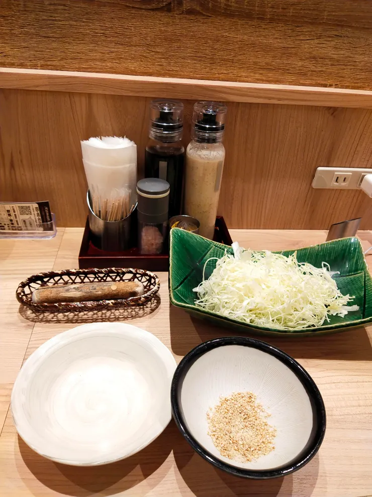 先磨碎芝麻再加上醬汁