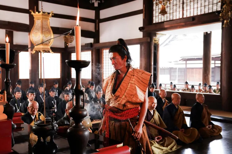 雖然坊間不少人推崇年屆50的木村能夠復刻少年時代的身手與演技（？），但未能順利銜接後面成為「魔王」的中年信長，導致效果割裂。