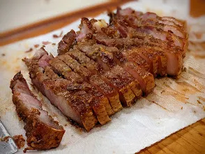 美味的客家鹹豬肉（圖片截圖於網路）