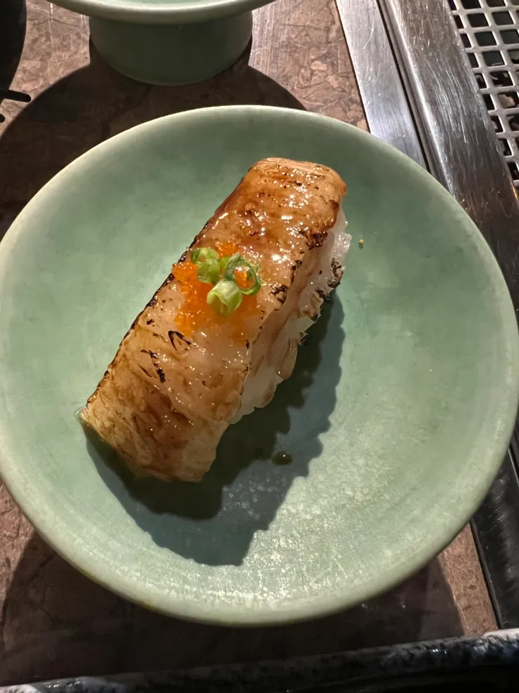 松葉膏比目魚鰭邊炙壽司