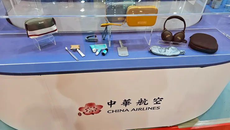 華航機上備品!