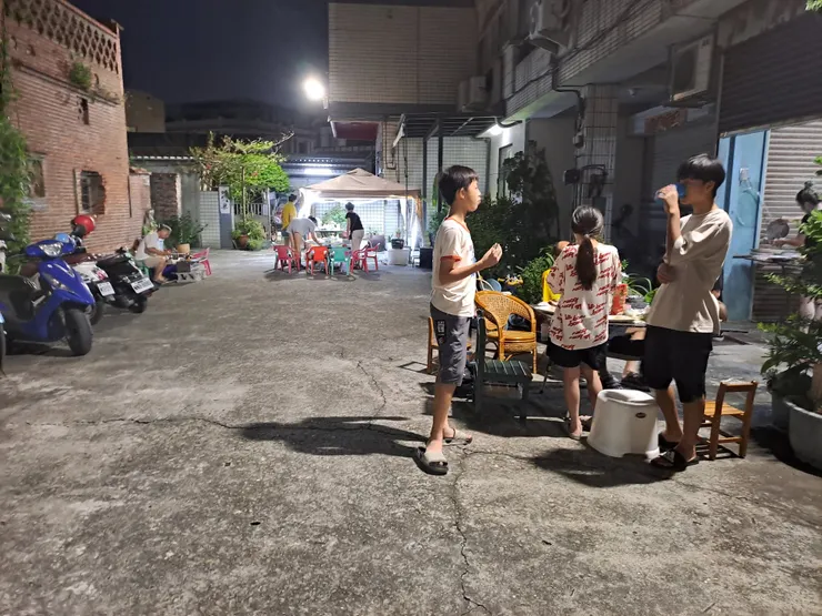 三家烤肉一起香