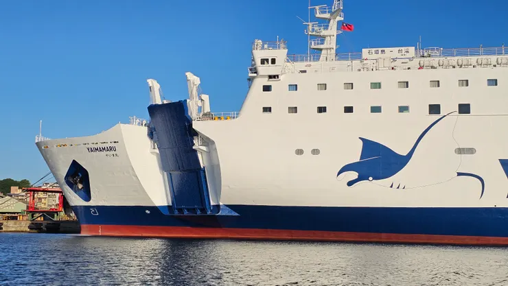 這是前陣子的新聞主角!基隆往返石垣島的八重山丸客輪!目前還在整備中!