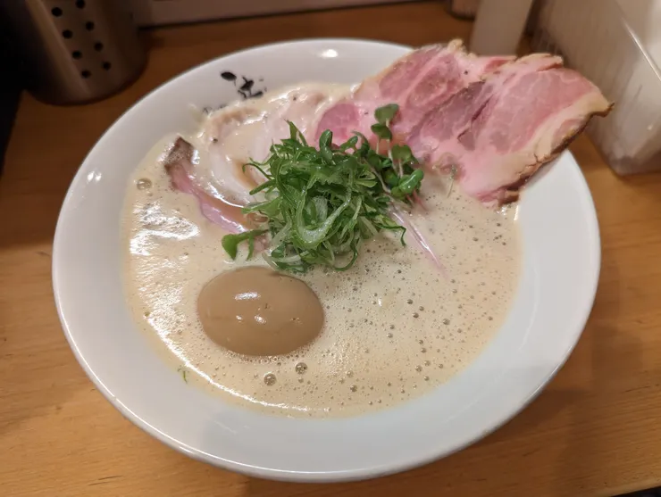 準特製醬油(含豬肉、蛋)1,400円