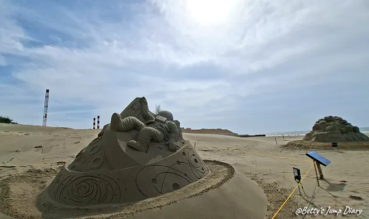 ▲2025苗栗「通霄沙雕藝術節」逍遙沙城/圖片來源：Betty's Jump Diary