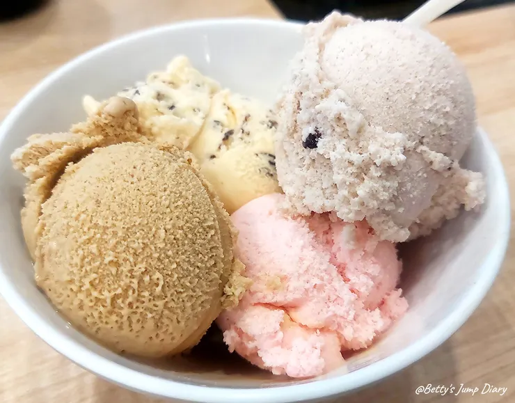 ▲「八方悅」精緻鍋物，自助吧吃到飽！鶯歌老街/圖片來源：Betty's Jump Diary