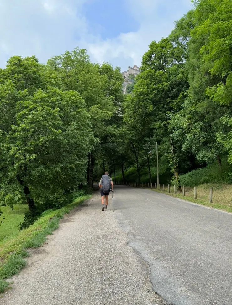 這位年輕朝聖者已經走了15天了