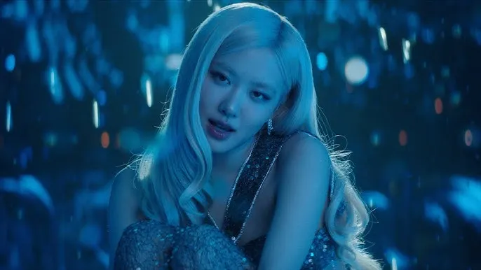 圖片來源：ROSÉ 'Messy' MV on YouTube