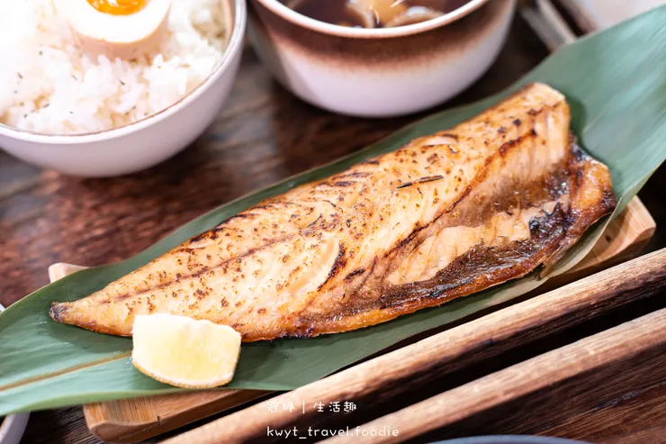 [高雄文化中心美食]ご飯Go Han，高師大附近的質感日式定食，必吃慢燉豬肉咖哩與鹽烤鯖魚，高雄師範大學美食，附最新菜單