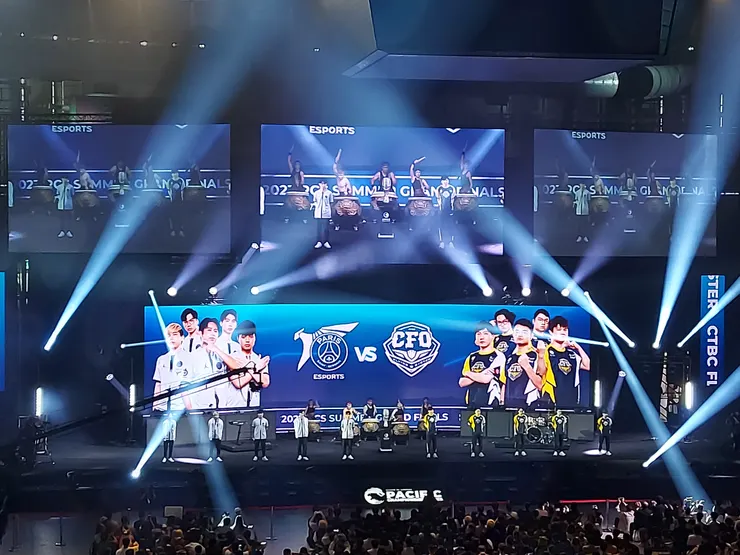 雙方列陣，大戰一觸即發。