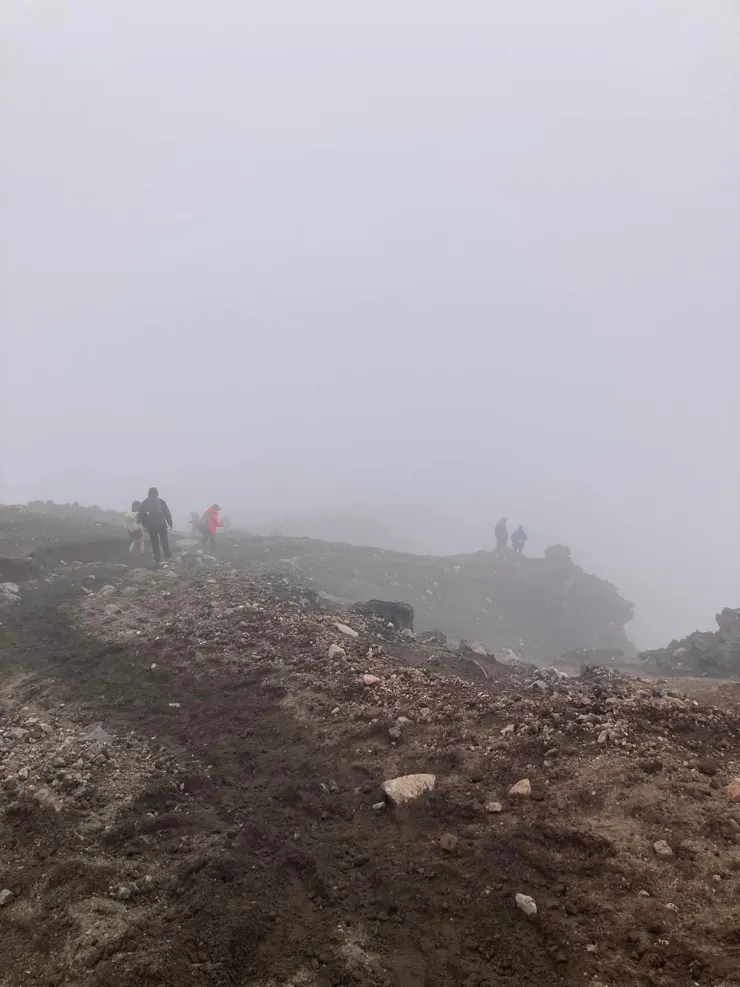 幾分鐘後大霧又把湖蓋住了