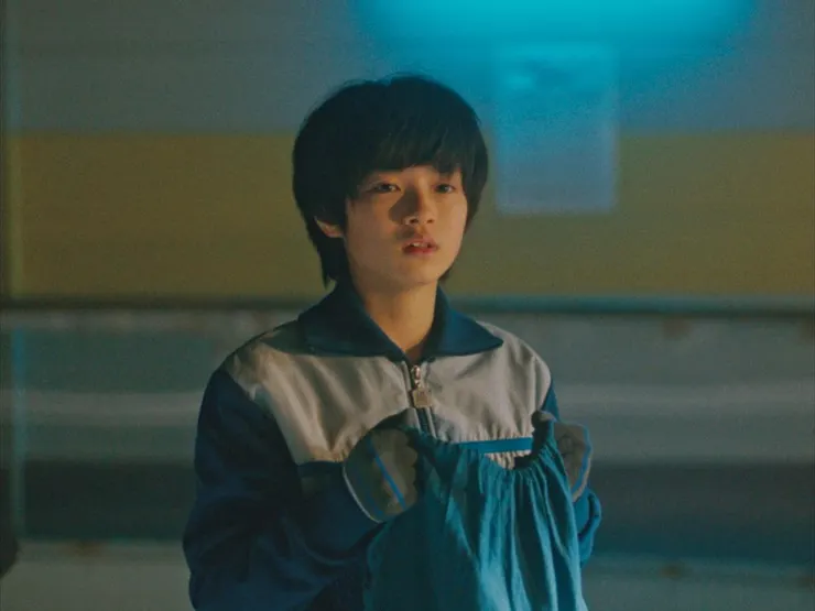 《我心裡的太陽》男孩凝視