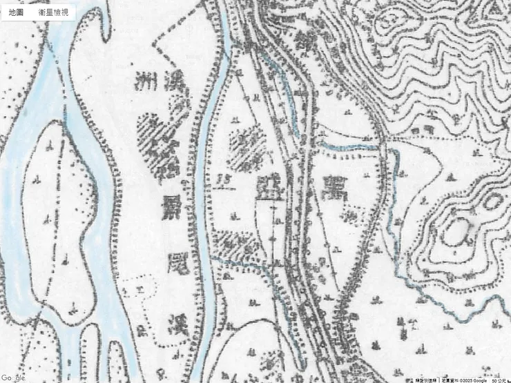 對照1926年地形圖，一連串的帶狀公園，原本是景美溪的舊河道。