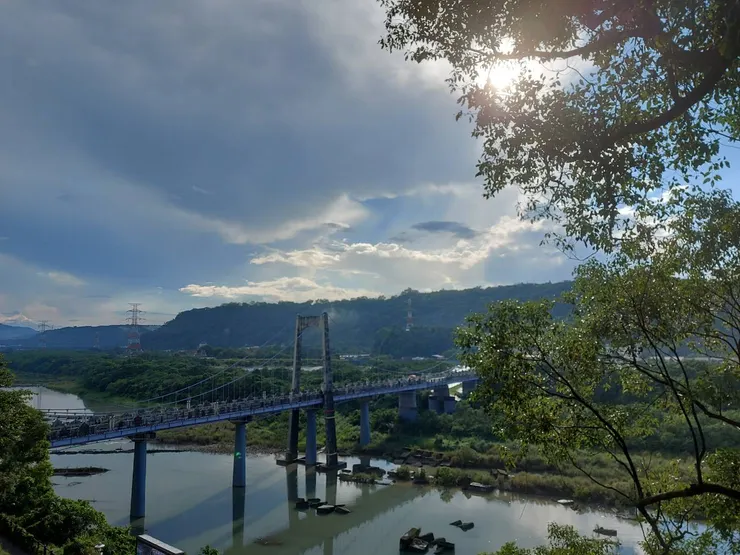回程下山，順便繞去大溪老街散步覓食，此為附近公園美景