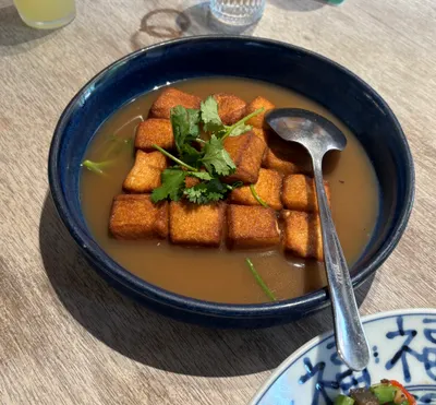 美食推薦：紅皇后 川酒 • RED QUEEN BISTRO