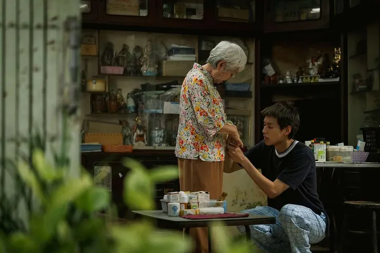 《金孫暴富攻略》憑藉其對家庭關係的真摯刻畫，贏得了全球觀眾的共鳴。來源：《金孫暴富攻略》電影劇照