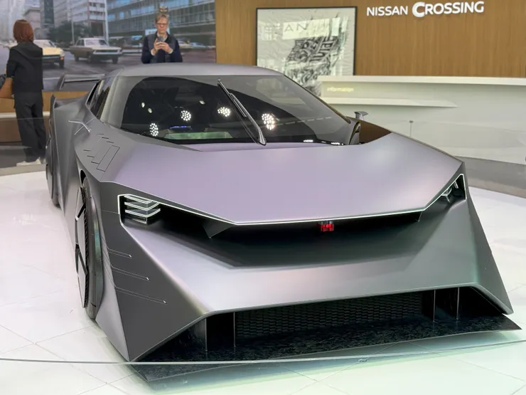 Nissan最新電動車，有帥嗎? (問題是哪裡買)