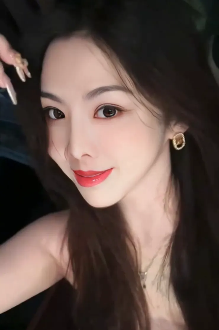 來張盛世美顏來騙粉