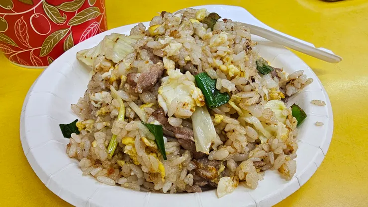 士林夜市的羊肉炒飯超好吃!這一盤是90元!
