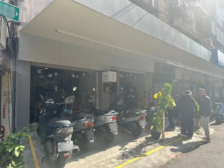 結束營業最後一天的自行拍攝