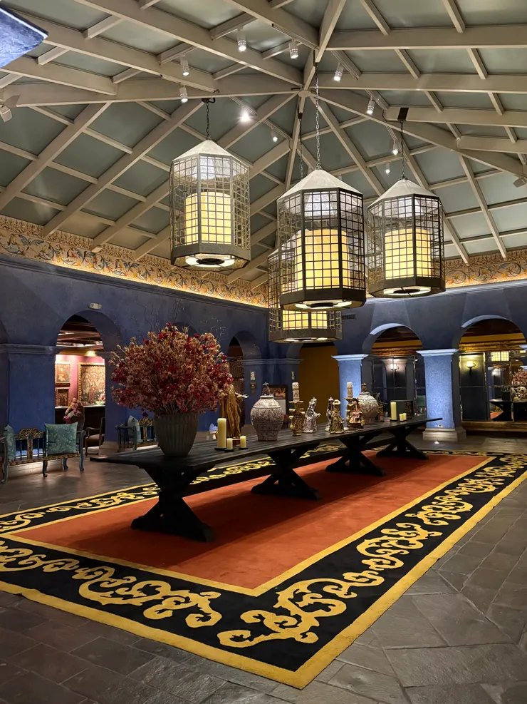 K的酒店根本就是宮殿，所以我們後來都尊稱她公主👑