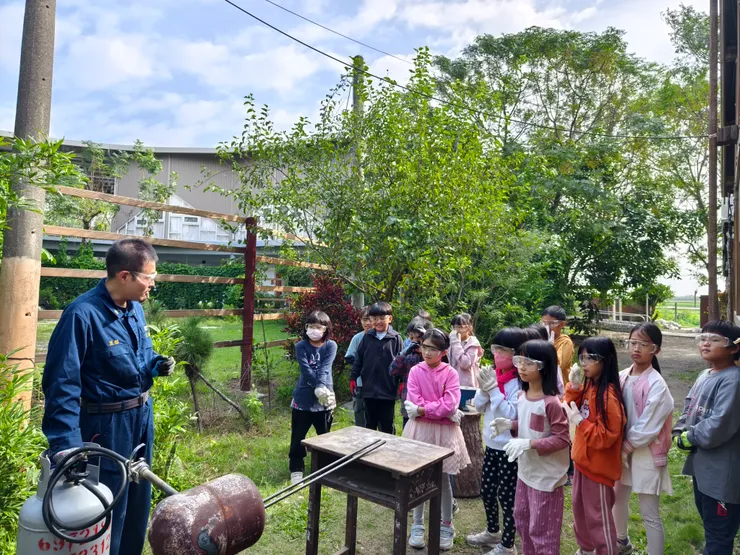 「轟！」高溫的火焰噴出，課程準備進入重頭戲了！