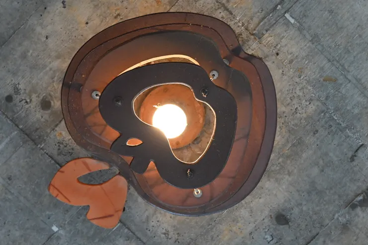 蘋果造型的津輕金山燒燈籠／照片來源：NANA濕婦