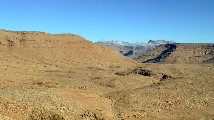 地形起伏變化大