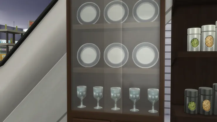 也有餐具出售。我小時候真的在超市買過玻璃杯,當時只賣1元!但現在當然沒有。