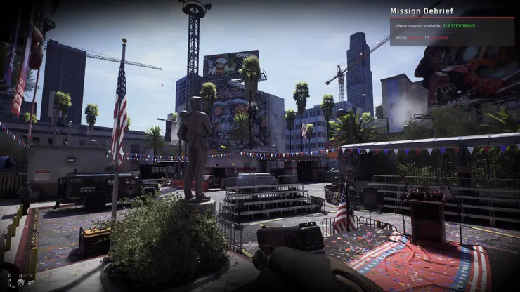 警局外面原本看起來很荒涼，但這次更新加了不少細節進去，有感受到身在一座城市的氣氛