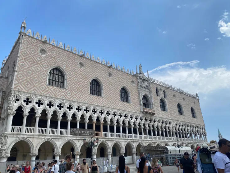 滿想進去看裡面 礙於預算沒看的總督宮