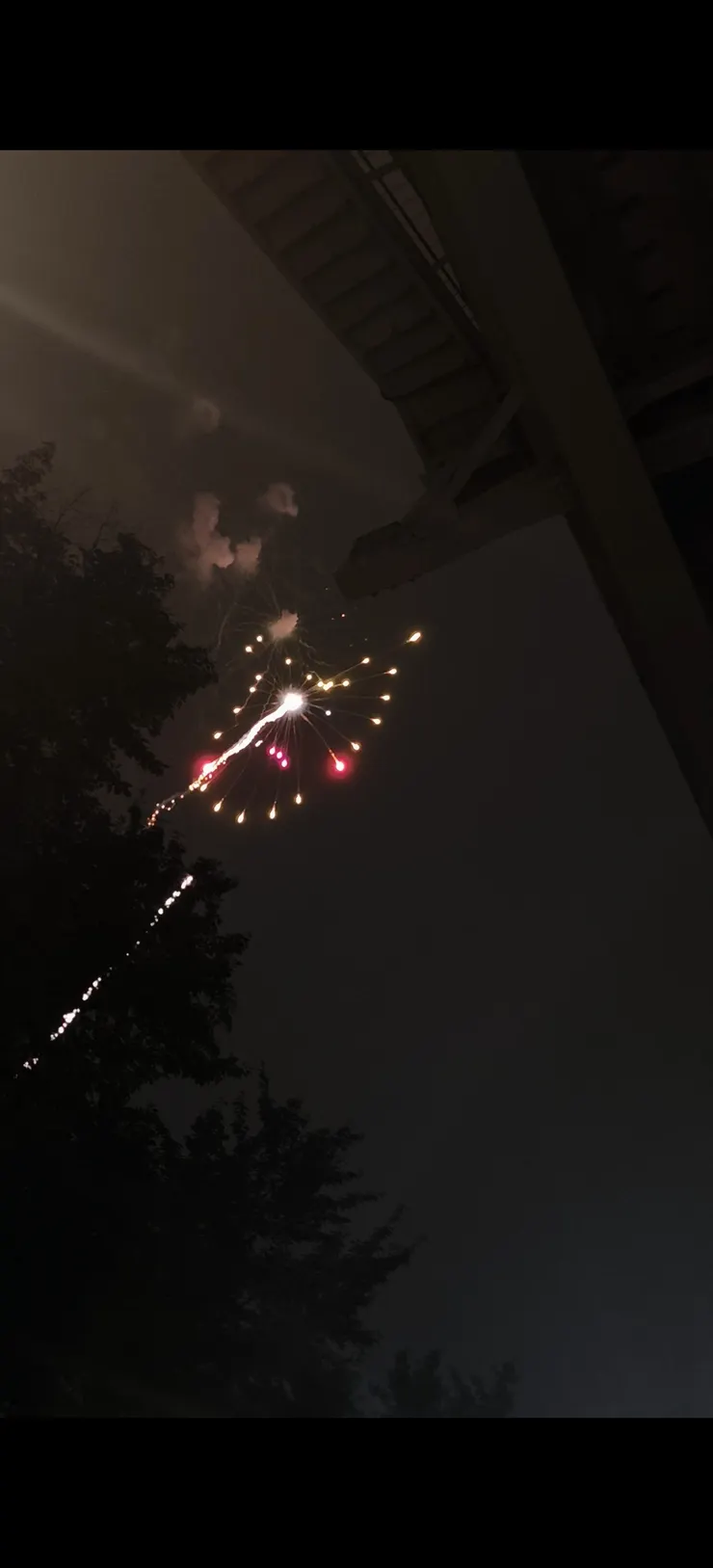 皮卡丘造型的煙火