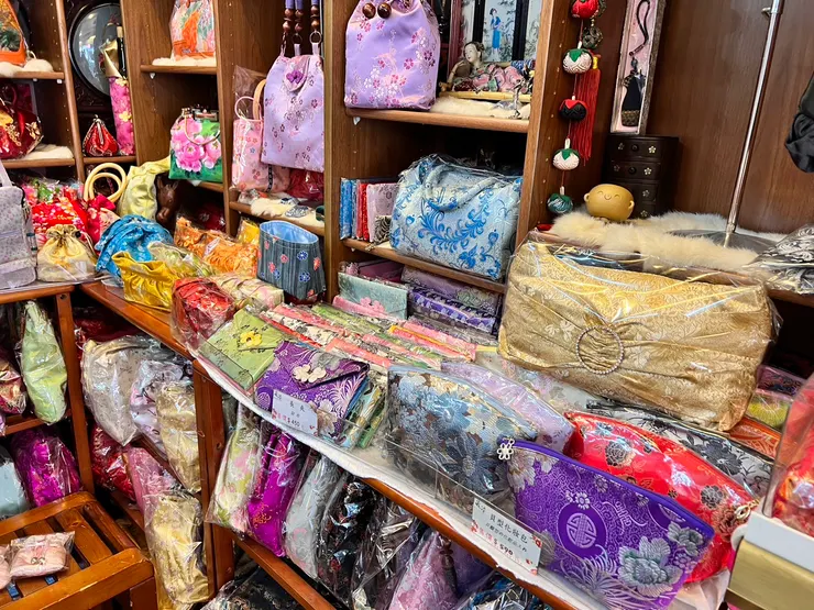 店內多樣化美麗的商品