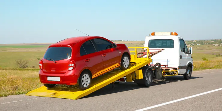 行車突遇故障？新竹30年專業拖吊團隊，快速到場安心解圍！