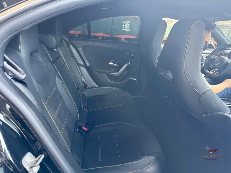 2025 CLA45S 黑武士順利抵台拆櫃！完整解析外匯車從韓國裝櫃到台灣開櫃檢查流程，包含車況確認、配備核對與交車前準備，現車同步開放預約賞車。