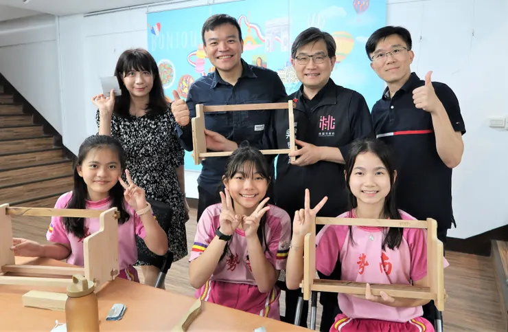 感謝智發會吳主委的遠見與支持，讓我們能走進桃園市國中小進行教育推廣。