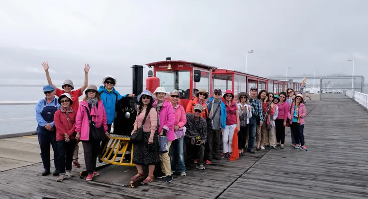 全體團員與列車長合照