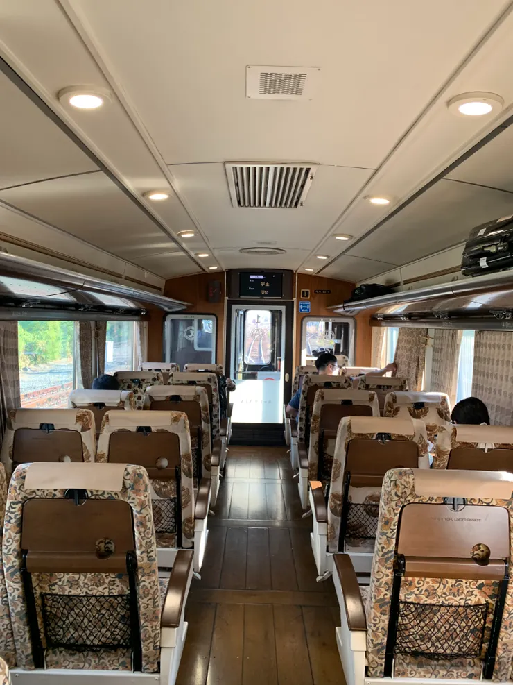 周一車廂人不多