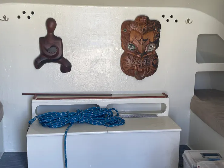 角宿一號船上的毛利雕刻