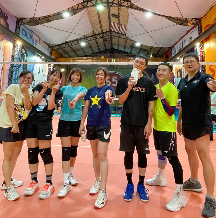 亞凌也熱愛運動，尤其是排球 🏐