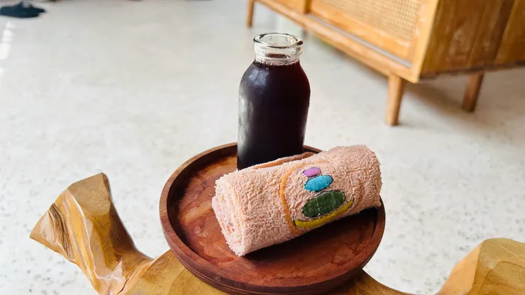 迎賓飲料:很像石榴汁跟洛神花茶