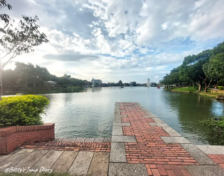 ▲龍潭觀光大池/圖片來源：Betty's Jump Diary