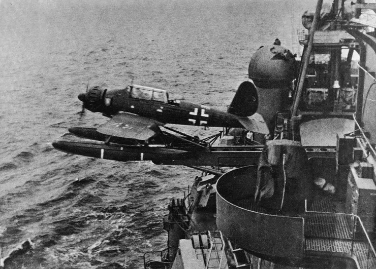 希佩爾海軍上將的三架阿拉多 Ar 196水上飛機中的一架於1942年下水