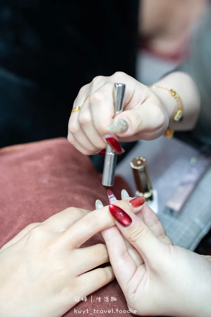 [板橋新中式美睫設計]AN藝術工坊，忙碌女生的救星！2.5小時同步完成美睫手足美甲保養，躺著睡一覺就變美，板橋美甲推薦，附最新美睫美甲價格表
